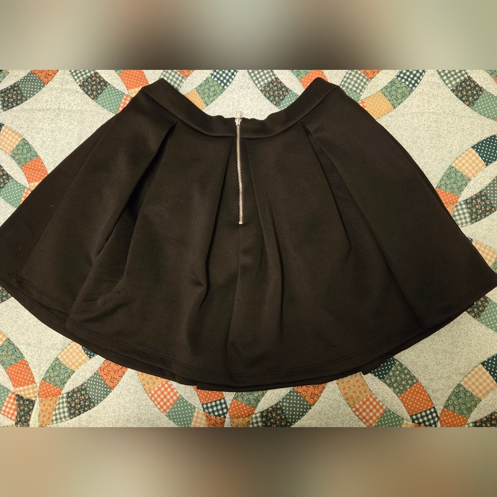 Forever 21 Black Skater Skirt Medium - Picture 3 of 4